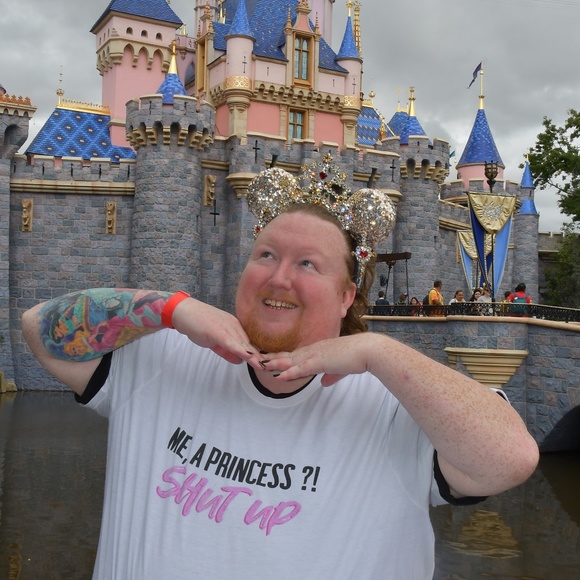 Meet Your Posher, Adam - Picture 2 of 16